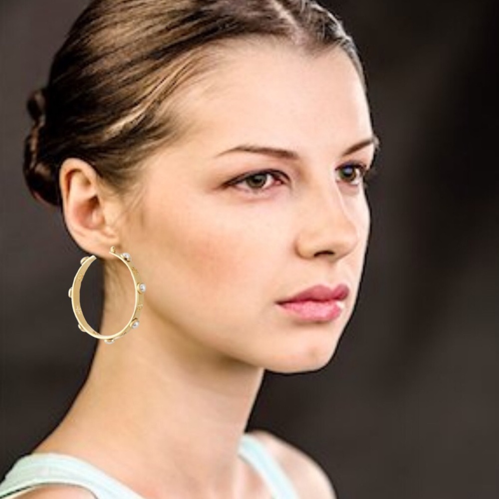 TORY BURCH • Gold Pearl Logo Hoop Earrings - Picture 2 of 4